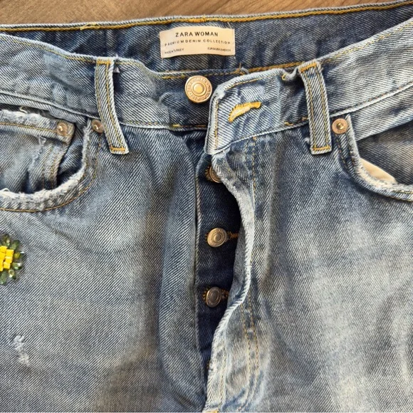 Zara cropped skinny button fly jeans with bead embroidered flowers Size 2 - Picture 8 of 11